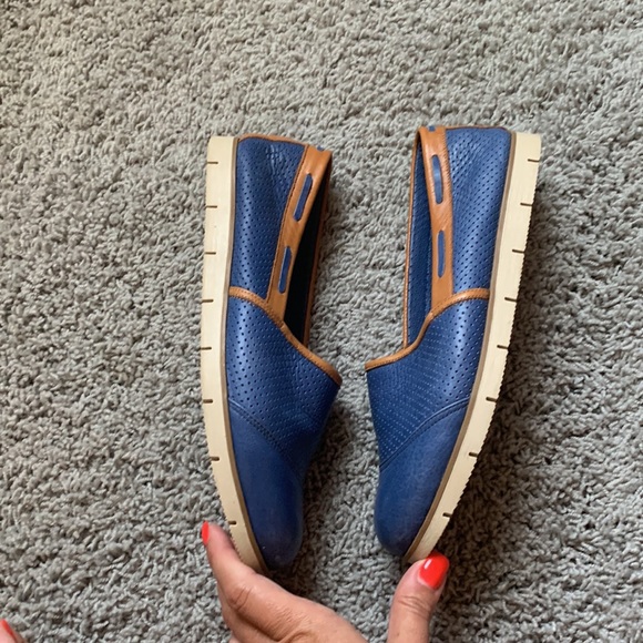 La Pinta Leather Slip Ons - Picture 4 of 13